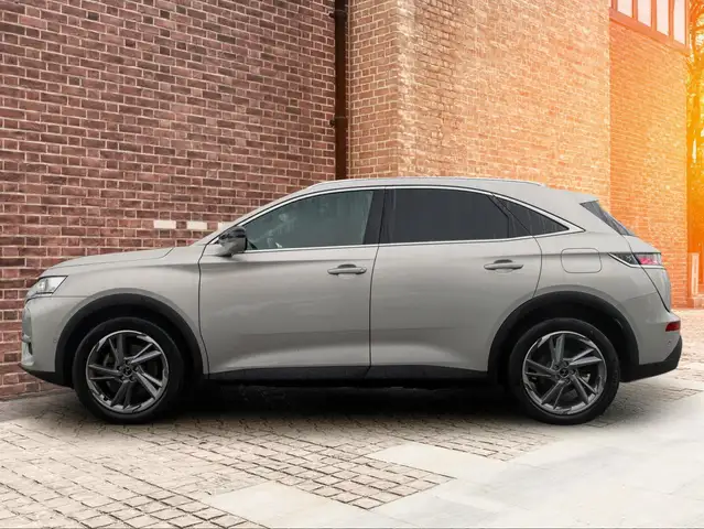DS Automobiles DS 7 Crossback view 3