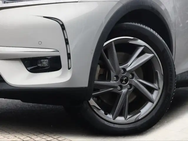 DS Automobiles DS 7 Crossback view 5