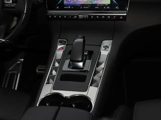 DS Automobiles DS 7 Crossback view 12