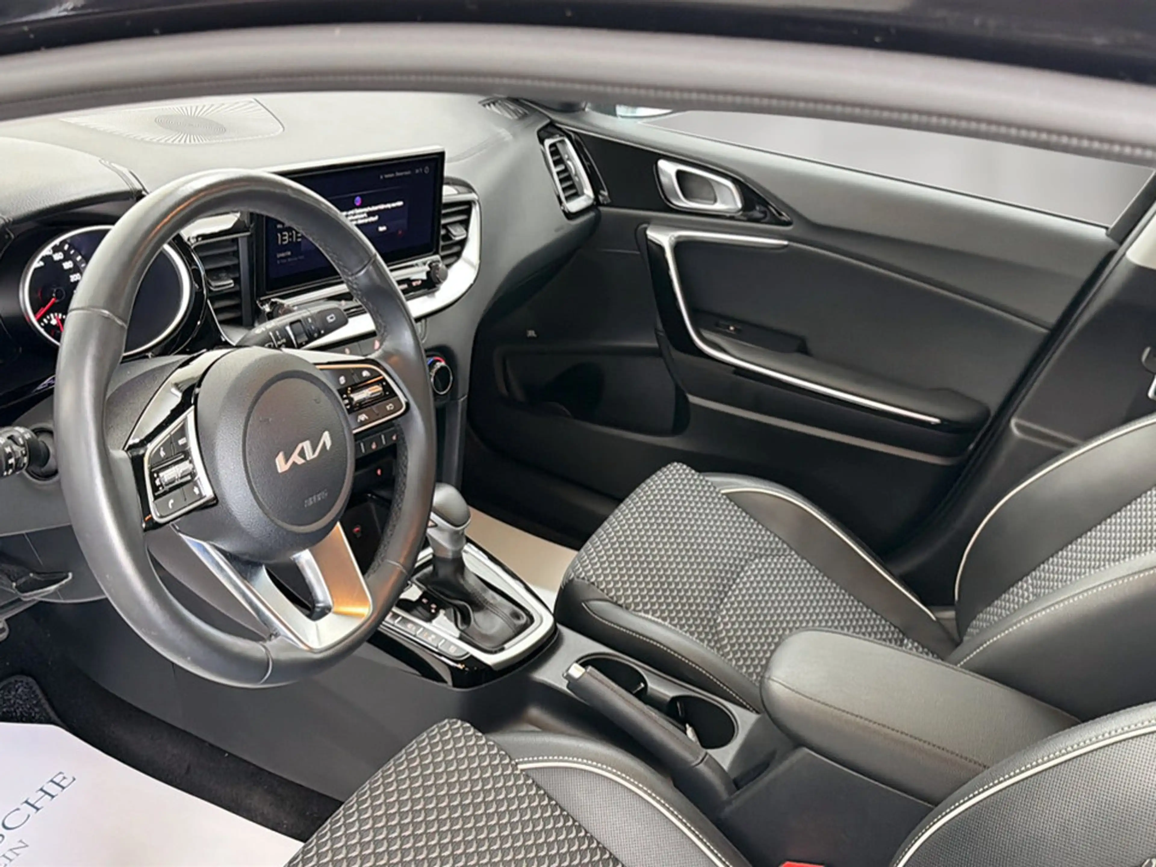 Kia Ceed / cee'd Kia Ceed Sportswagon Gold — photo 9