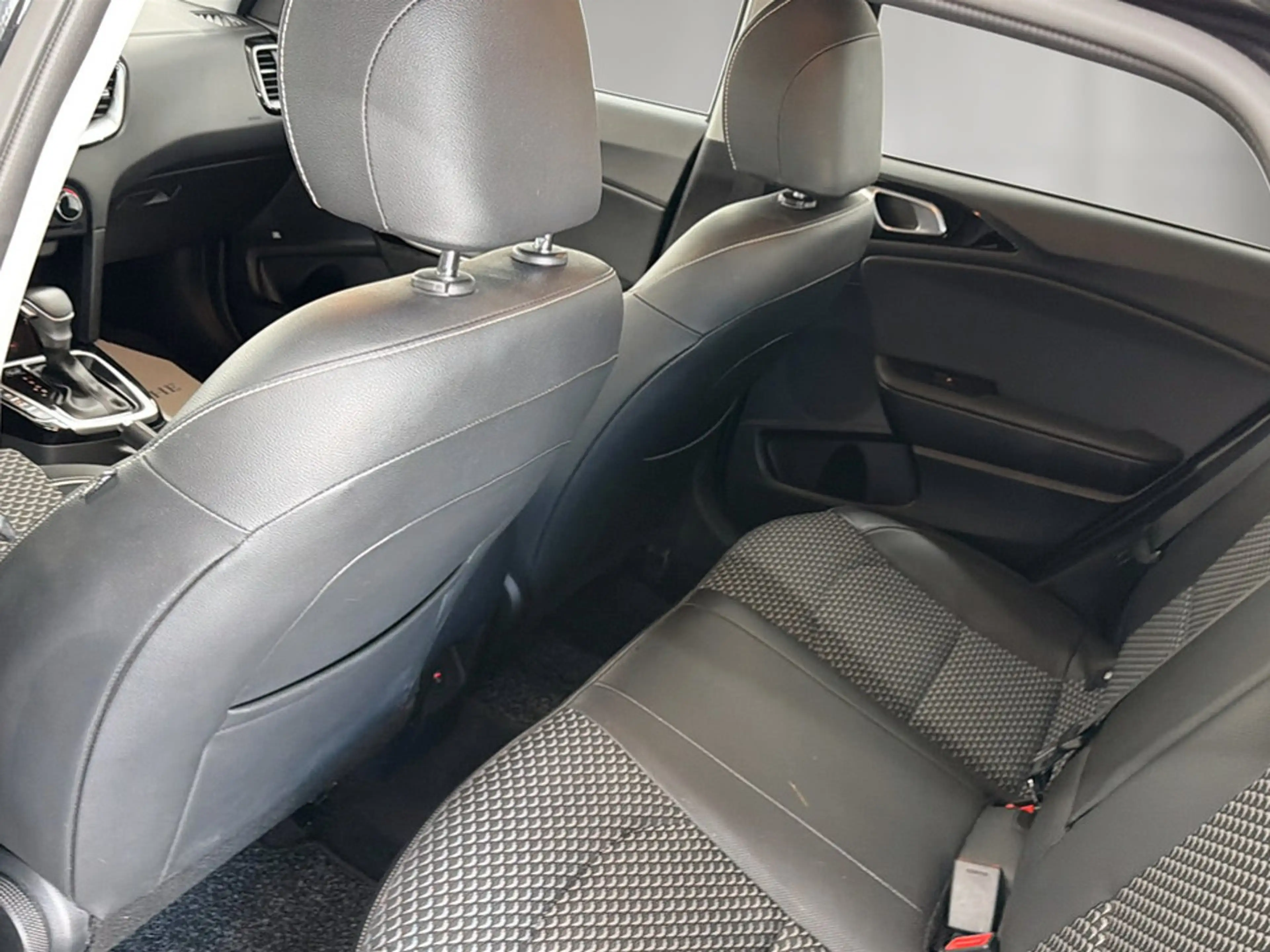 Kia Ceed / cee'd Kia Ceed Sportswagon Gold — photo 14