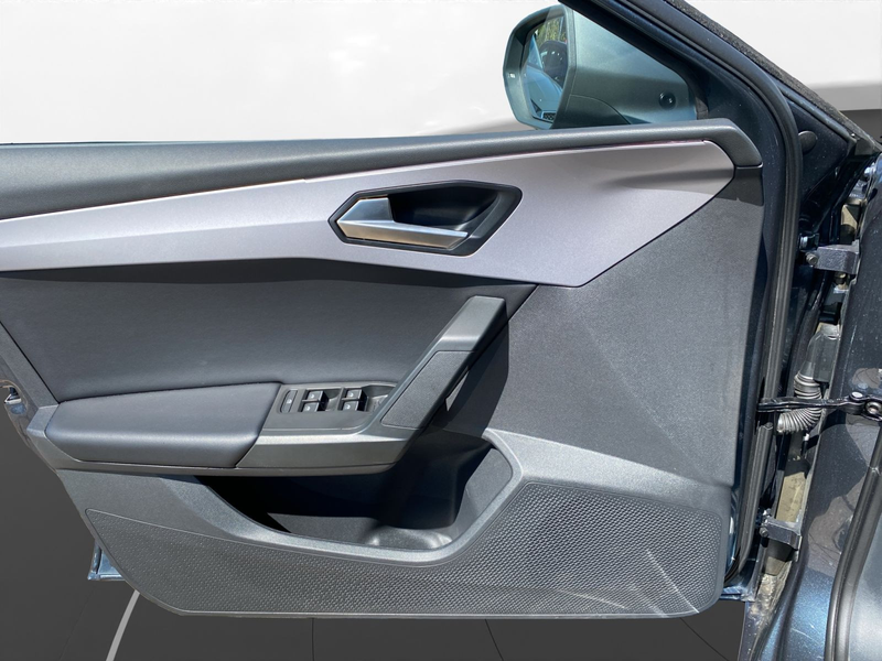 SEAT Leon Sportstourer 1.5 eTSI FR LED ACC PDC KAM Si — photo 12
