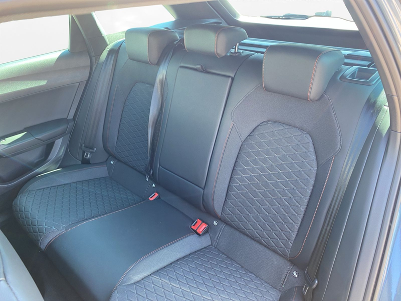 SEAT Leon Sportstourer 1.5 eTSI FR LED ACC PDC KAM Si — photo 13