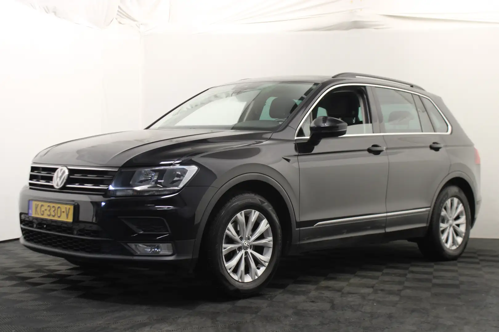 Volkswagen Tiguan 1.4 TSI Comfortline Schwarz - 1