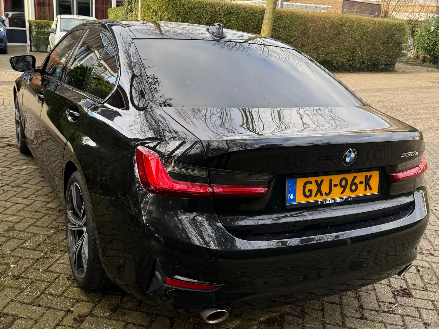 BMW 330 330 High Executive Zwart - 2