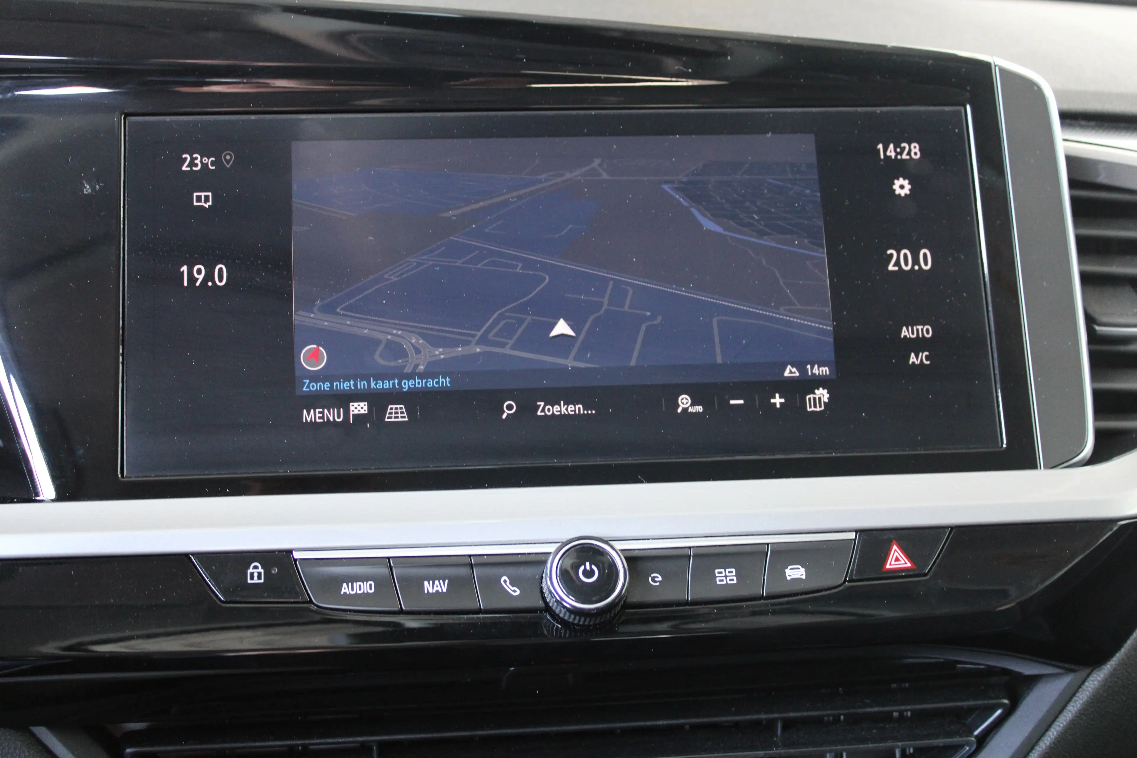 Opel Grandland 1.6 Turbo Plug-In Hybrid Business Elegance | Elekt — photo 25