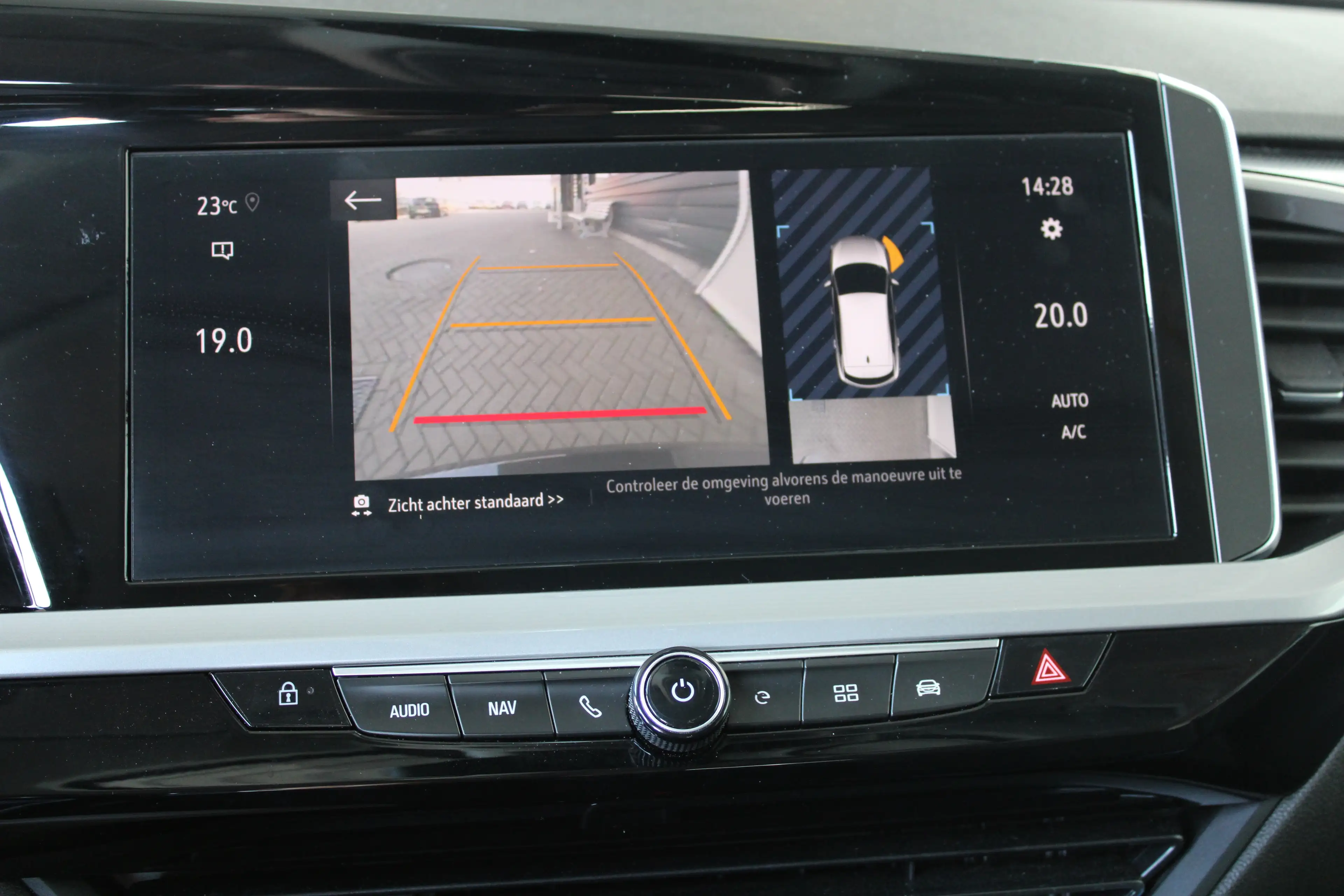 Opel Grandland 1.6 Turbo Plug-In Hybrid Business Elegance | Elekt — photo 26