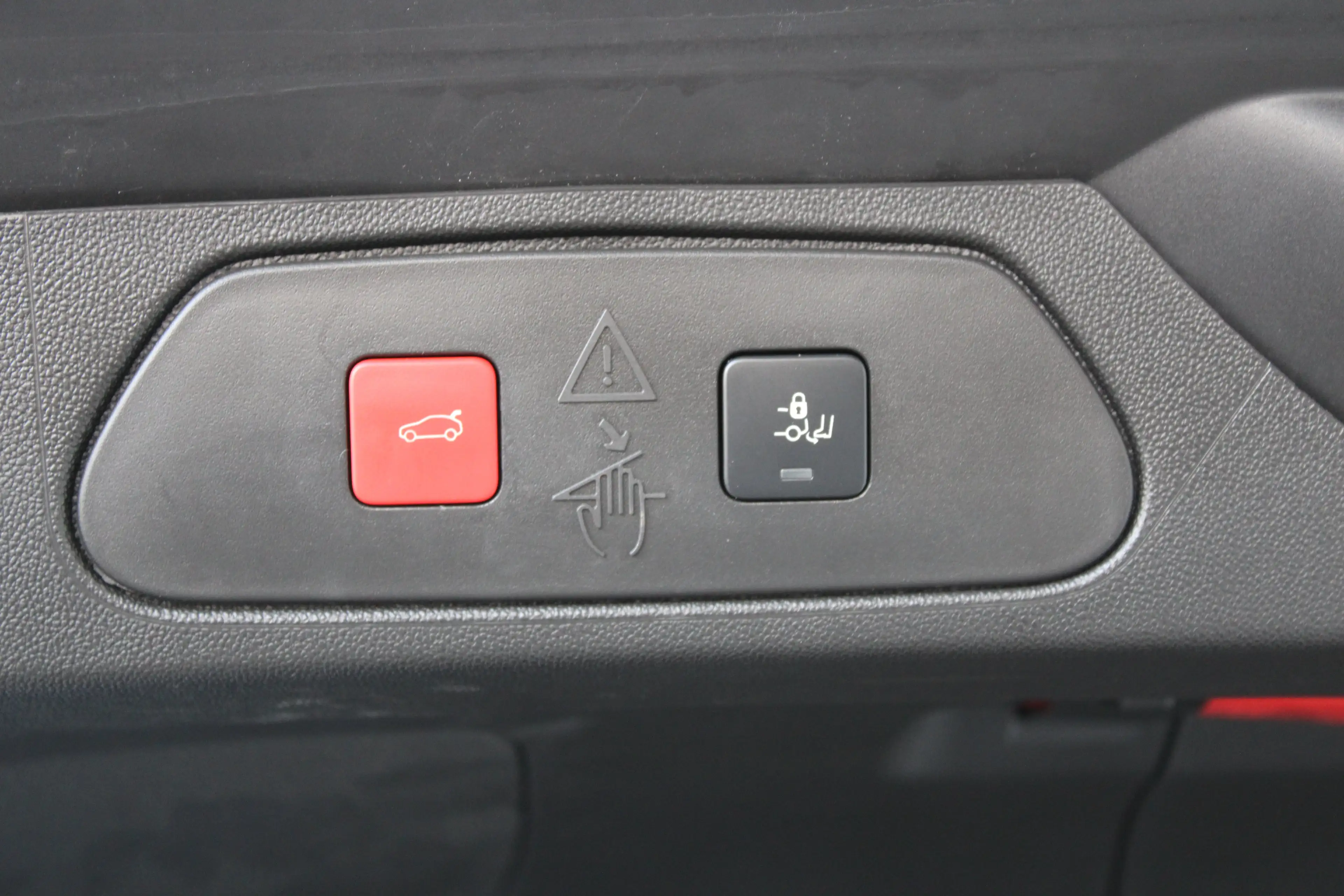Opel Grandland 1.6 Turbo Plug-In Hybrid Business Elegance | Elekt — photo 33