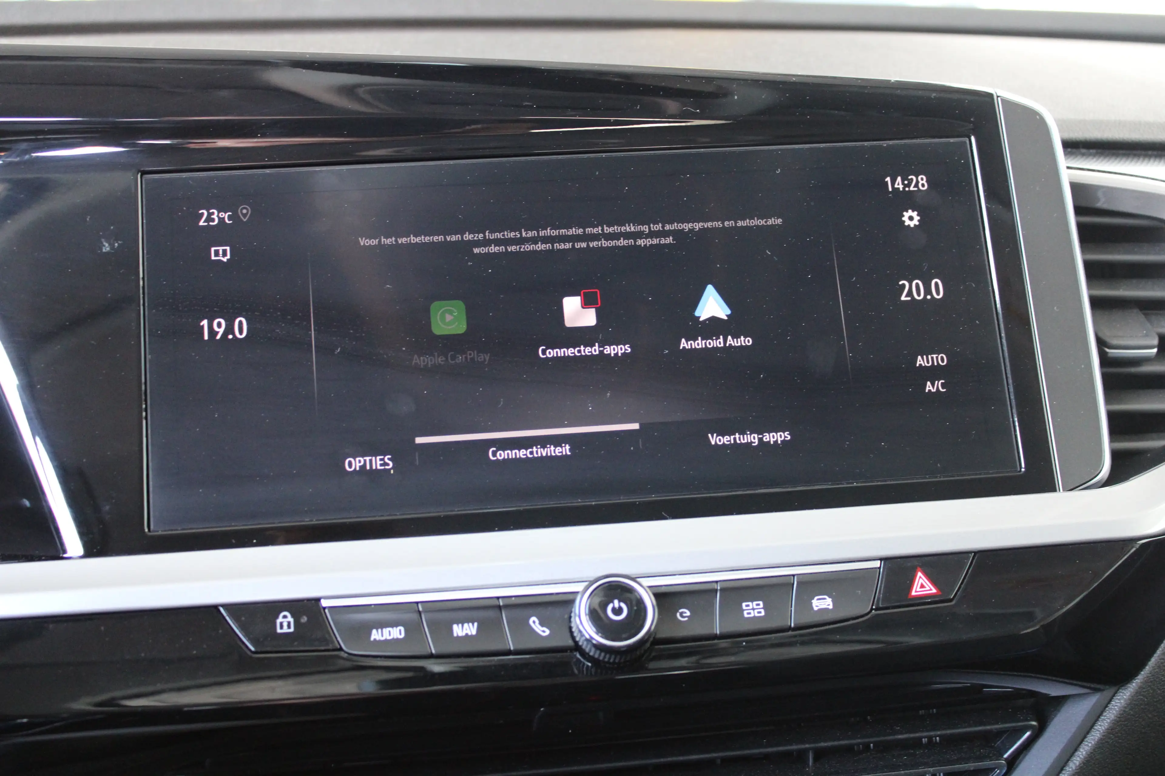 Opel Grandland 1.6 Turbo Plug-In Hybrid Business Elegance | Elekt — photo 24