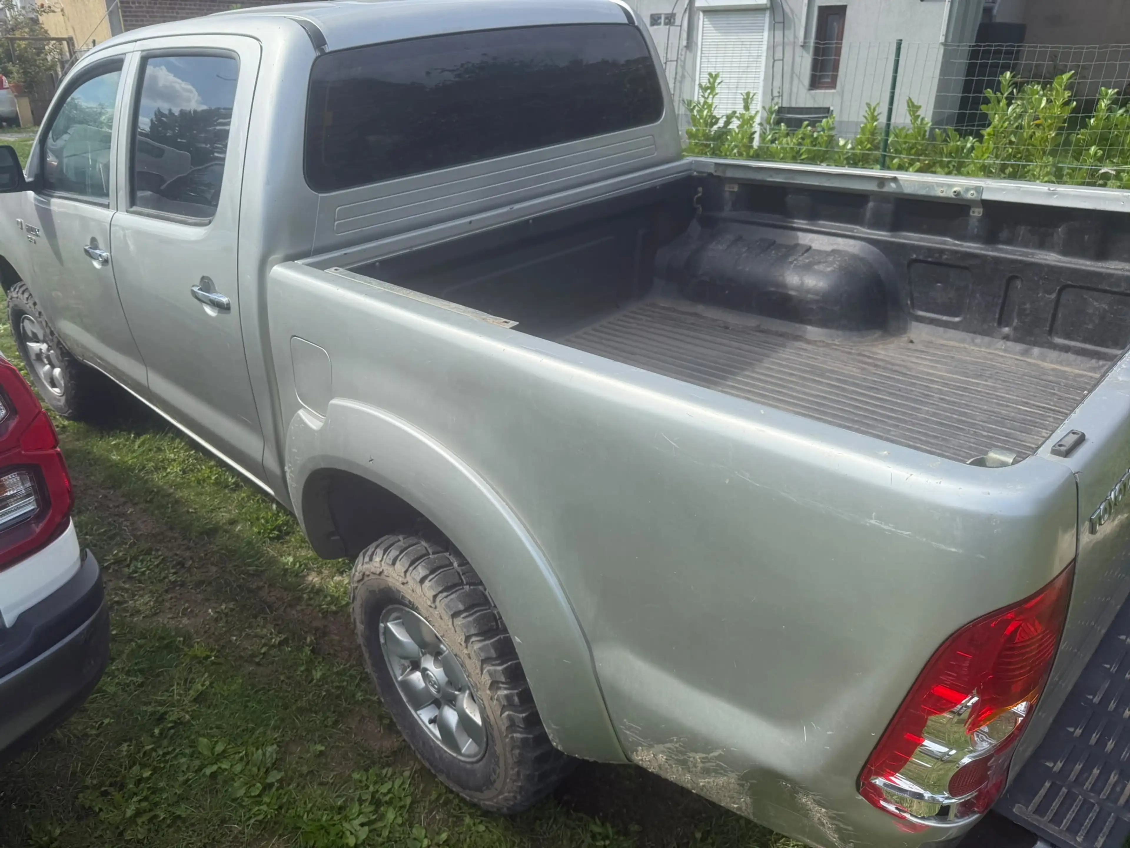 Toyota Hilux 2.5 Turbo D-4D 4WD SR — photo 2