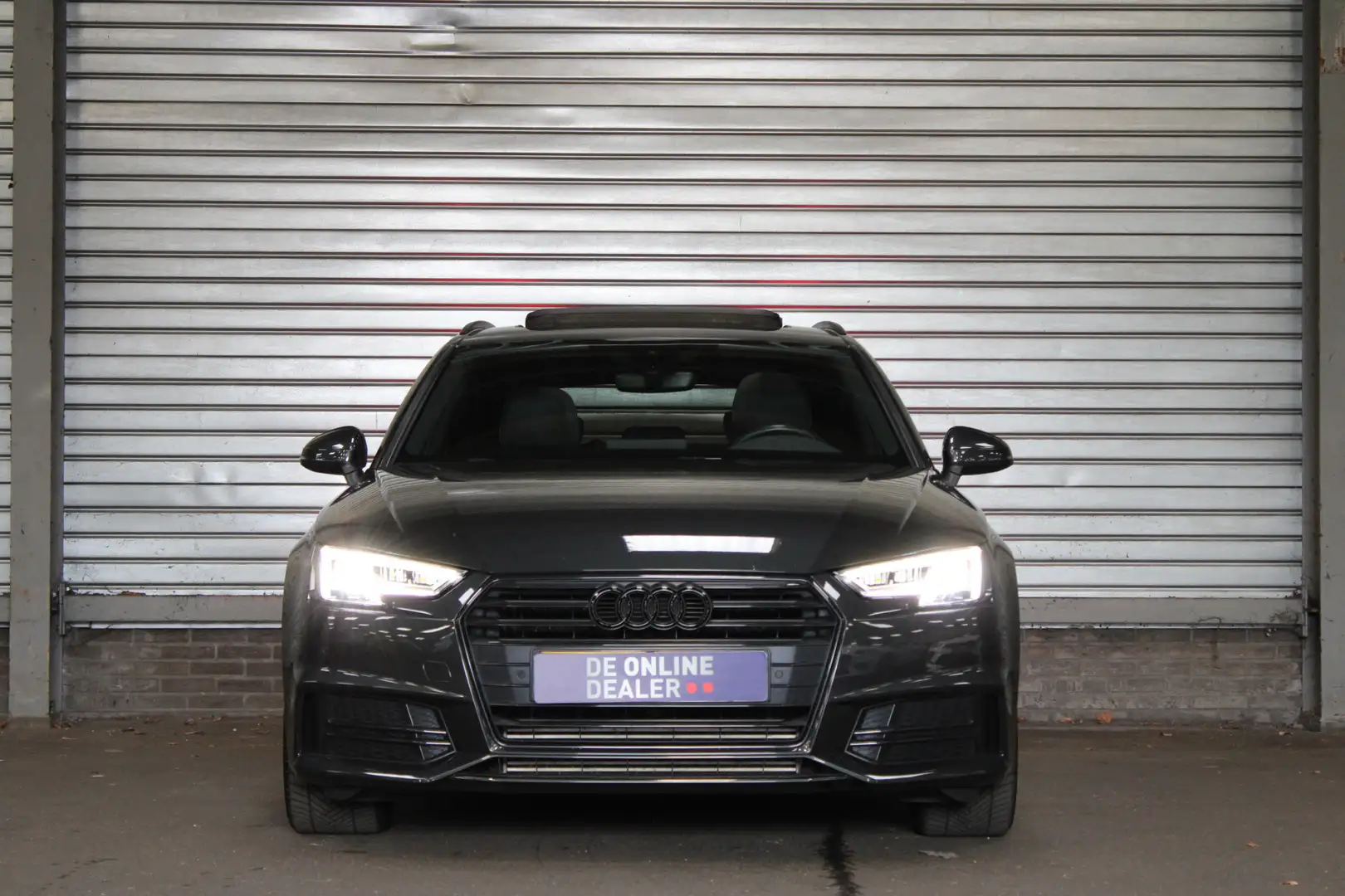 Audi A4 Avant 2.0 TFSI 190PK S line black edition |Pano|Ca Grijs - 2