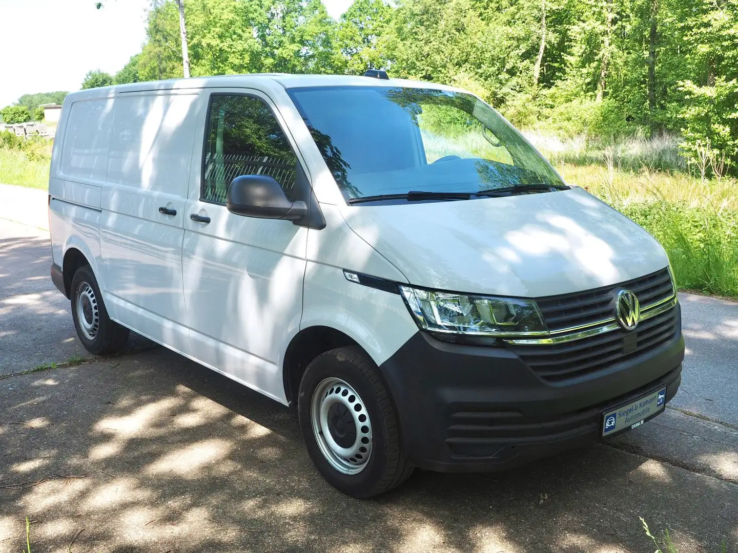 Volkswagen T6.1 Transporter Kasten DSG Navi AHK bijela - 2