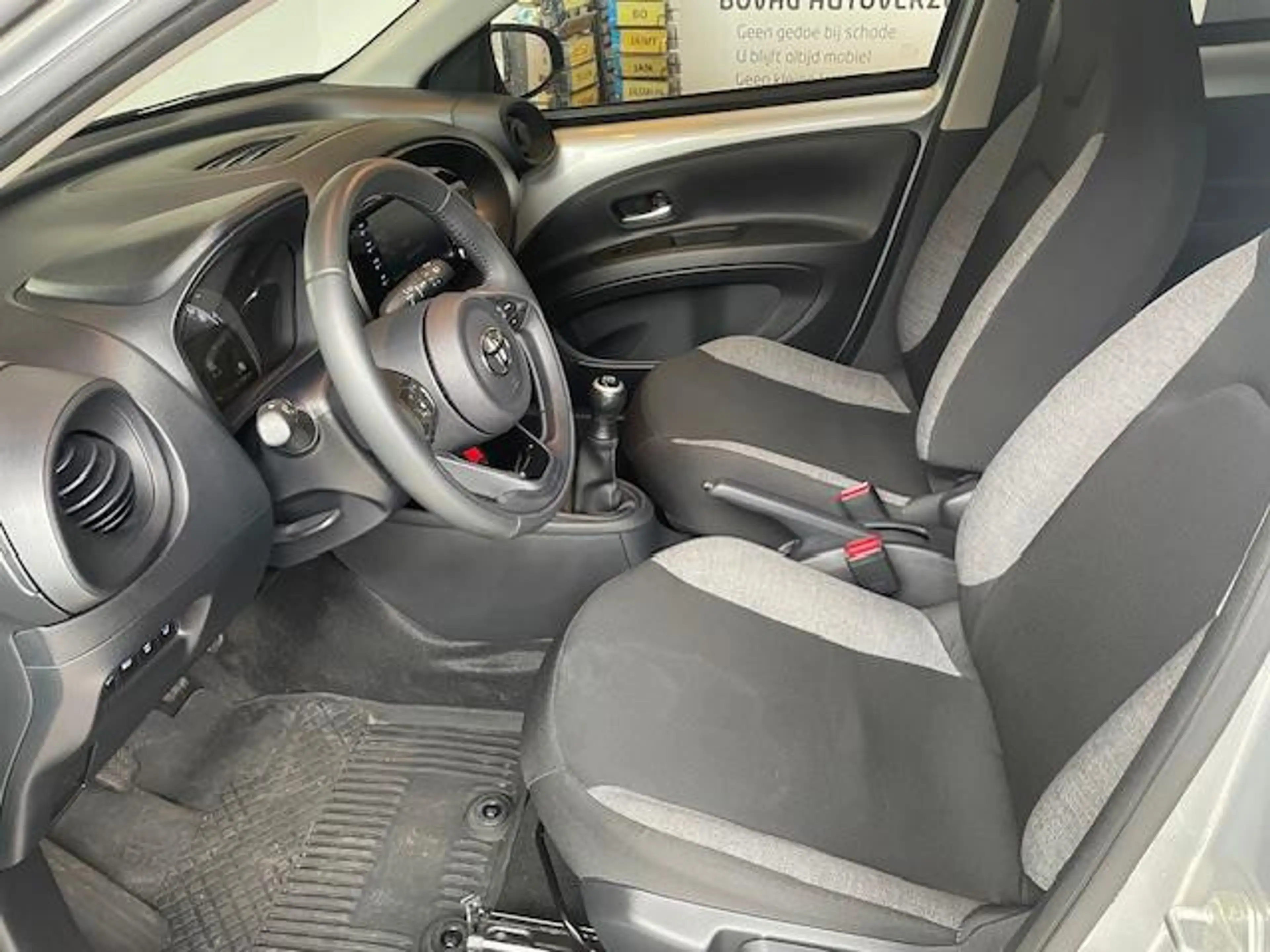 Toyota Aygo X 1.0 VVT-i MT First met lichtmetalen velgen — photo 6