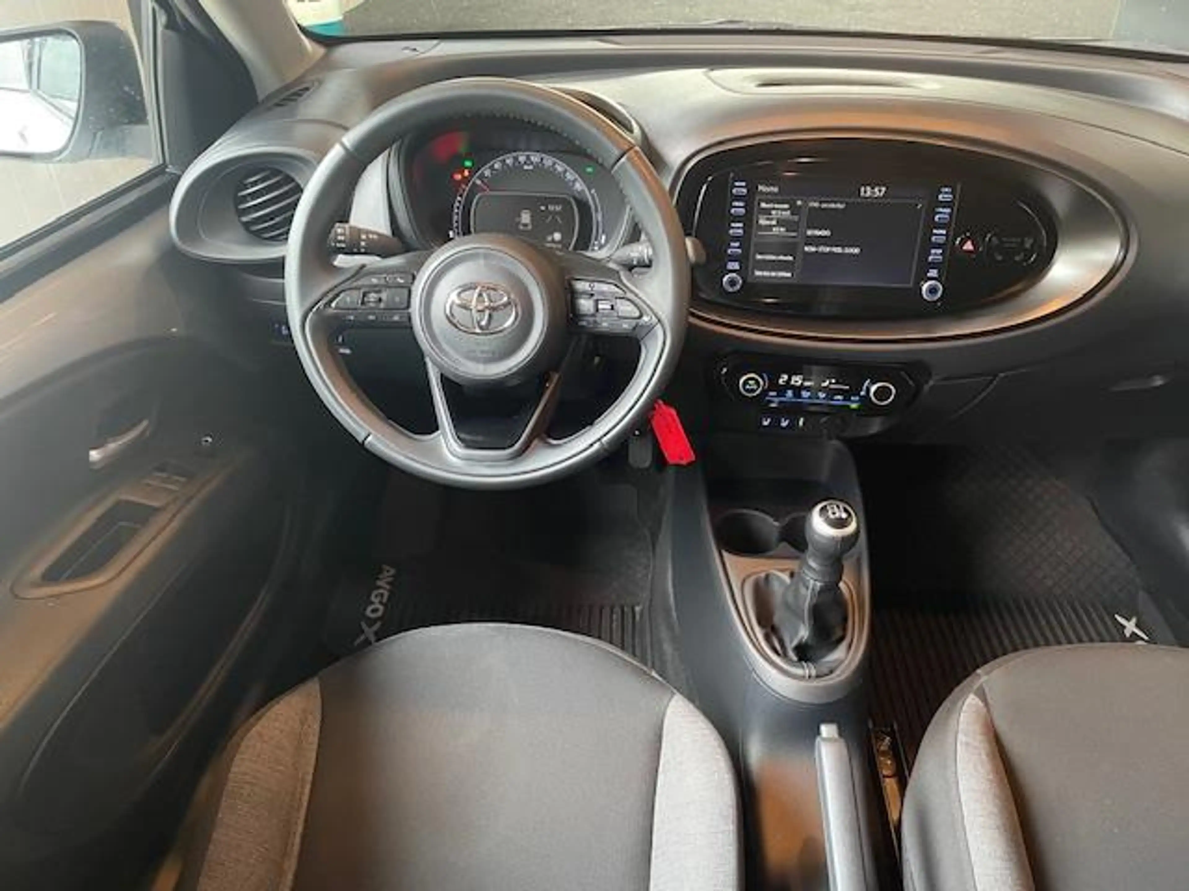 Toyota Aygo X 1.0 VVT-i MT First met lichtmetalen velgen — photo 9