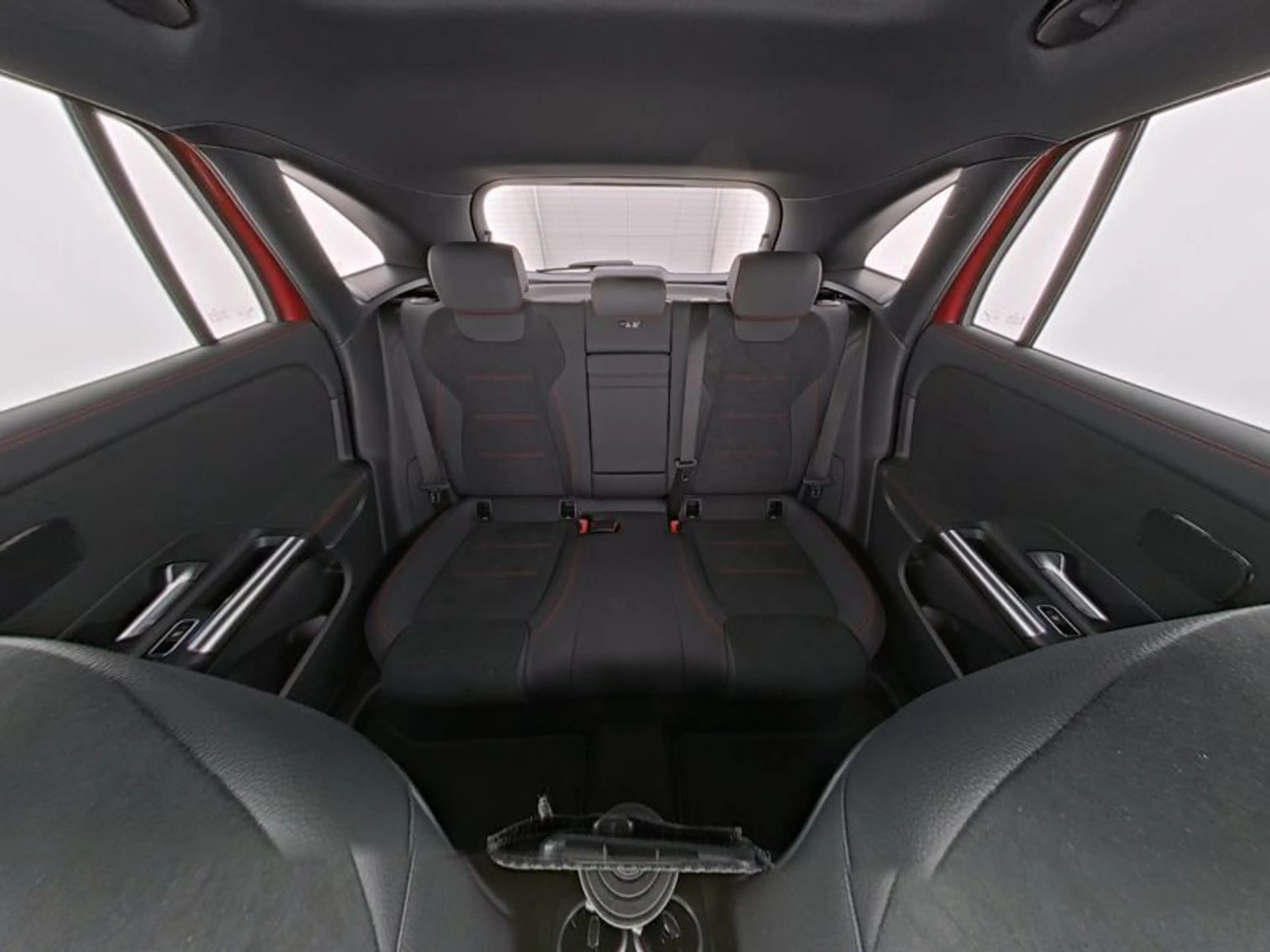 Mercedes-Benz EQA 250+ AMG-ADVANCED+ PANO 360° SOUND DISTRONIC — photo 10