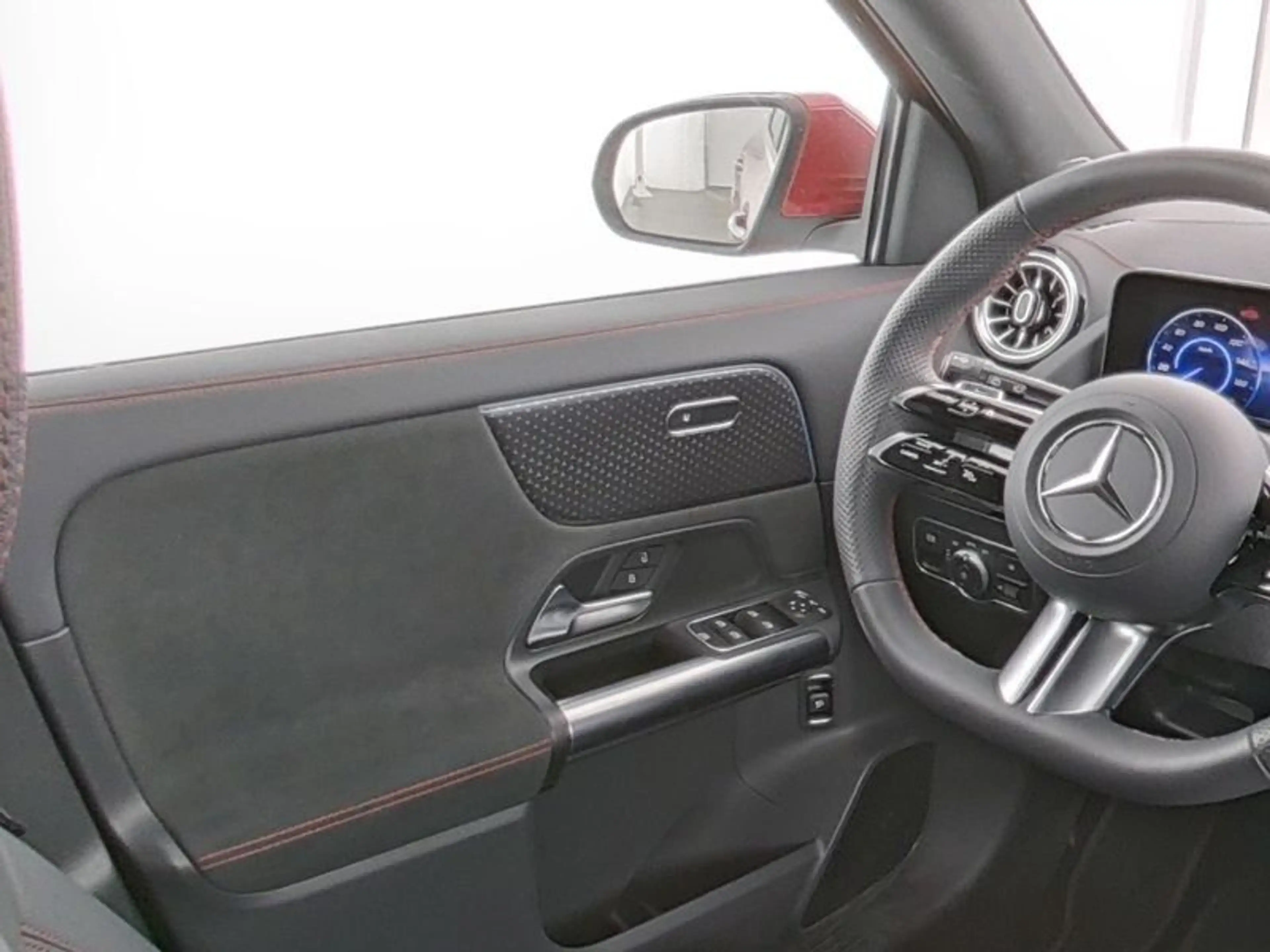 Mercedes-Benz EQA 250+ AMG-ADVANCED+ PANO 360° SOUND DISTRONIC — photo 6