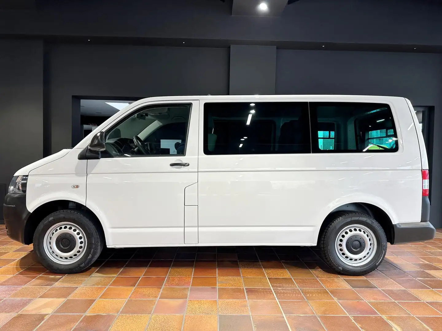 Volkswagen T5 Kombi T5 4MOTION KURZ 9SITZER KLIMA STANDHZ BUNDESWEHR/1 Weiß - 2