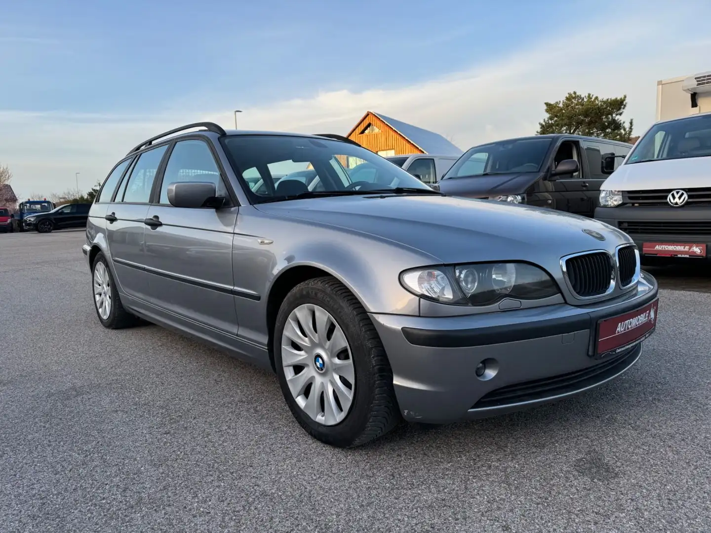 BMW 318 Baureihe 3 Touring 318i siva - 2