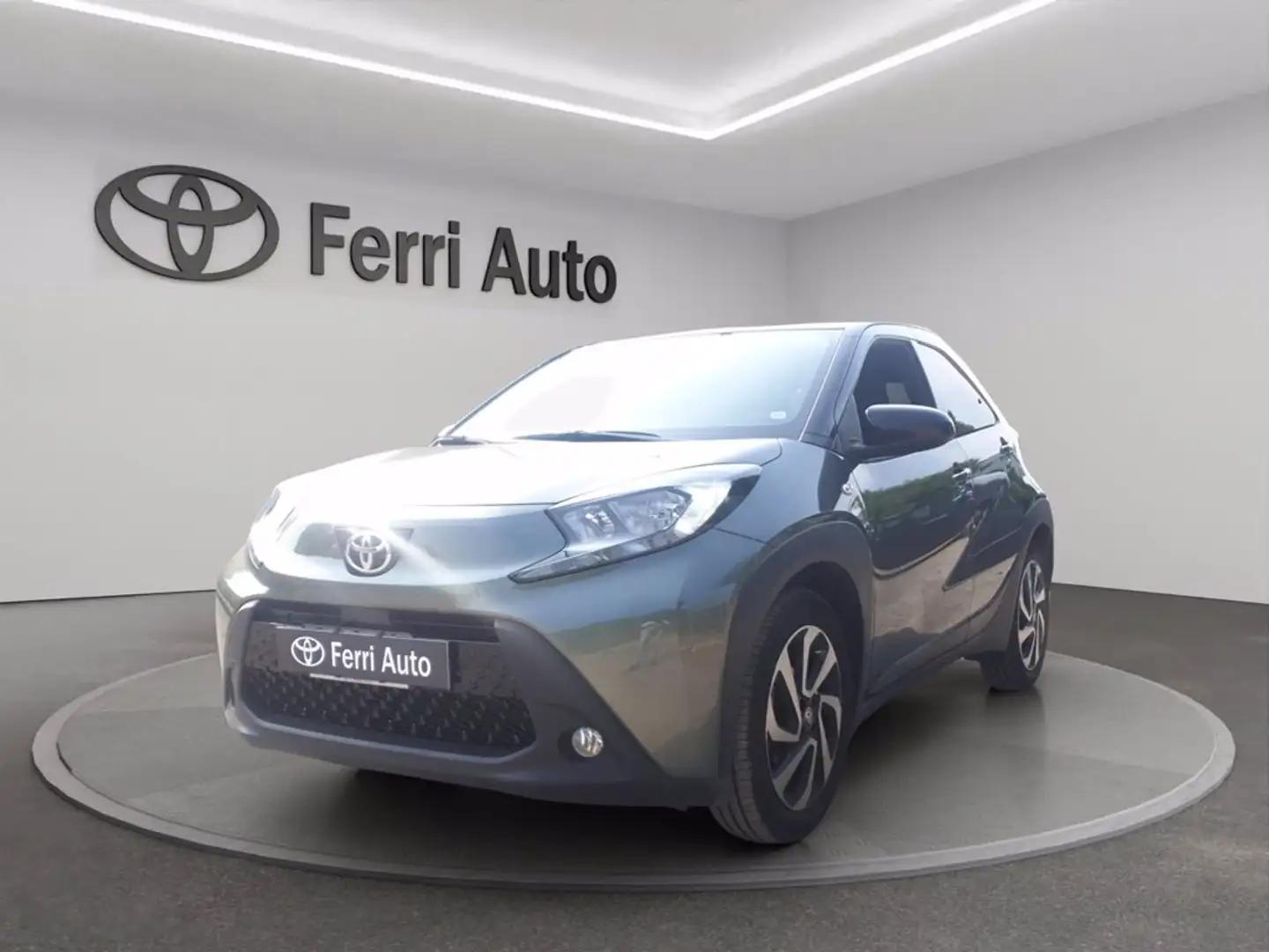 Toyota Aygo X 1.0 trend 72cv Nero - 1