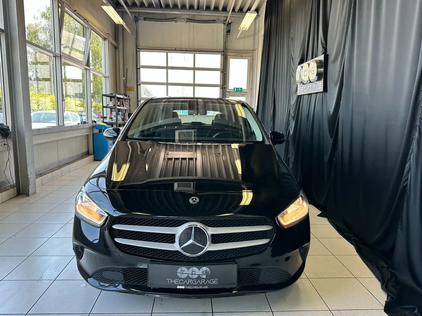 Mercedes-Benz B 180 Kombilimousine Schwarz - 2