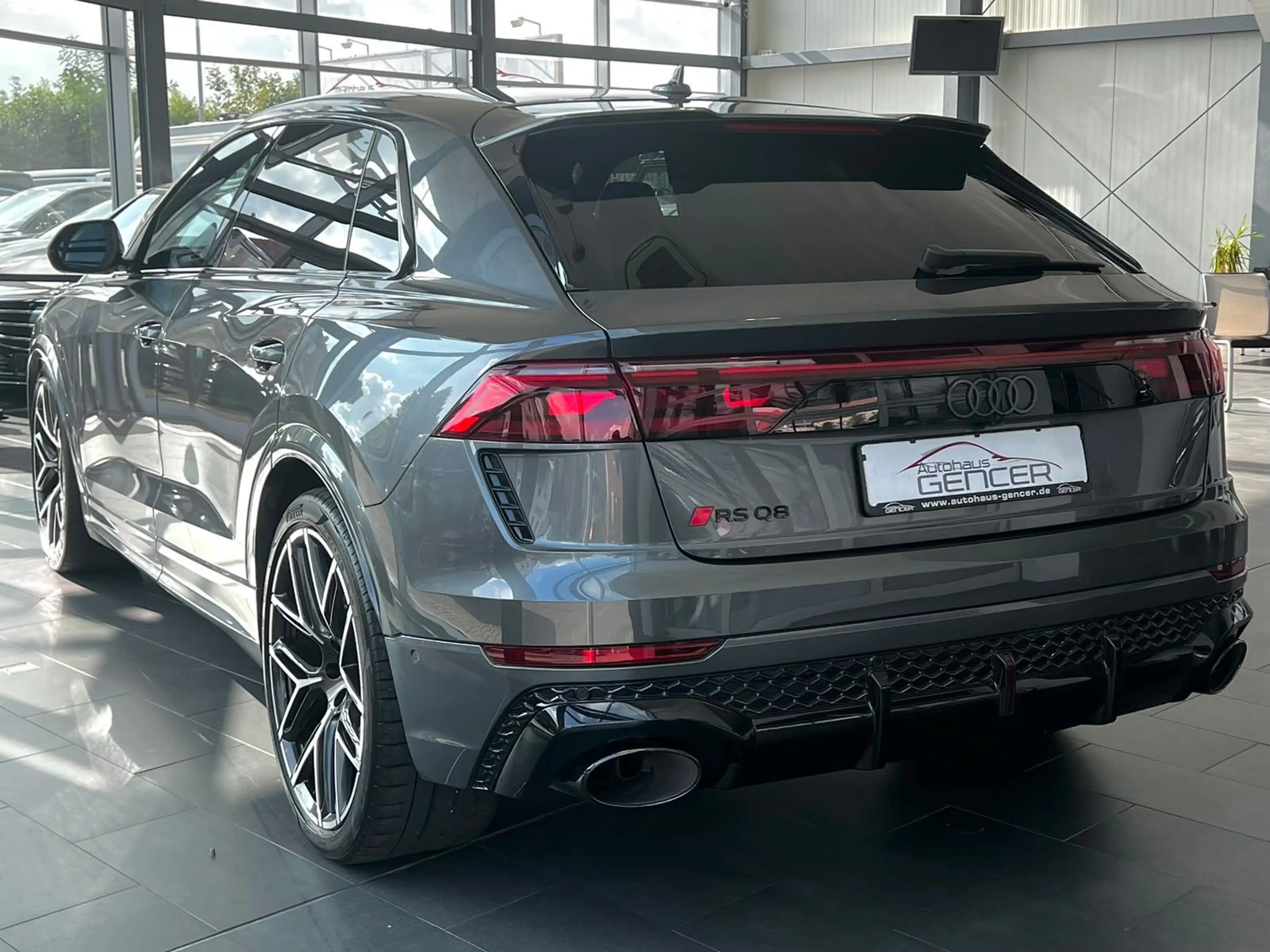 Audi RS Q8 4.0 TFSI quattro "Laser/Head-Up/Pano/B&O" — photo 6