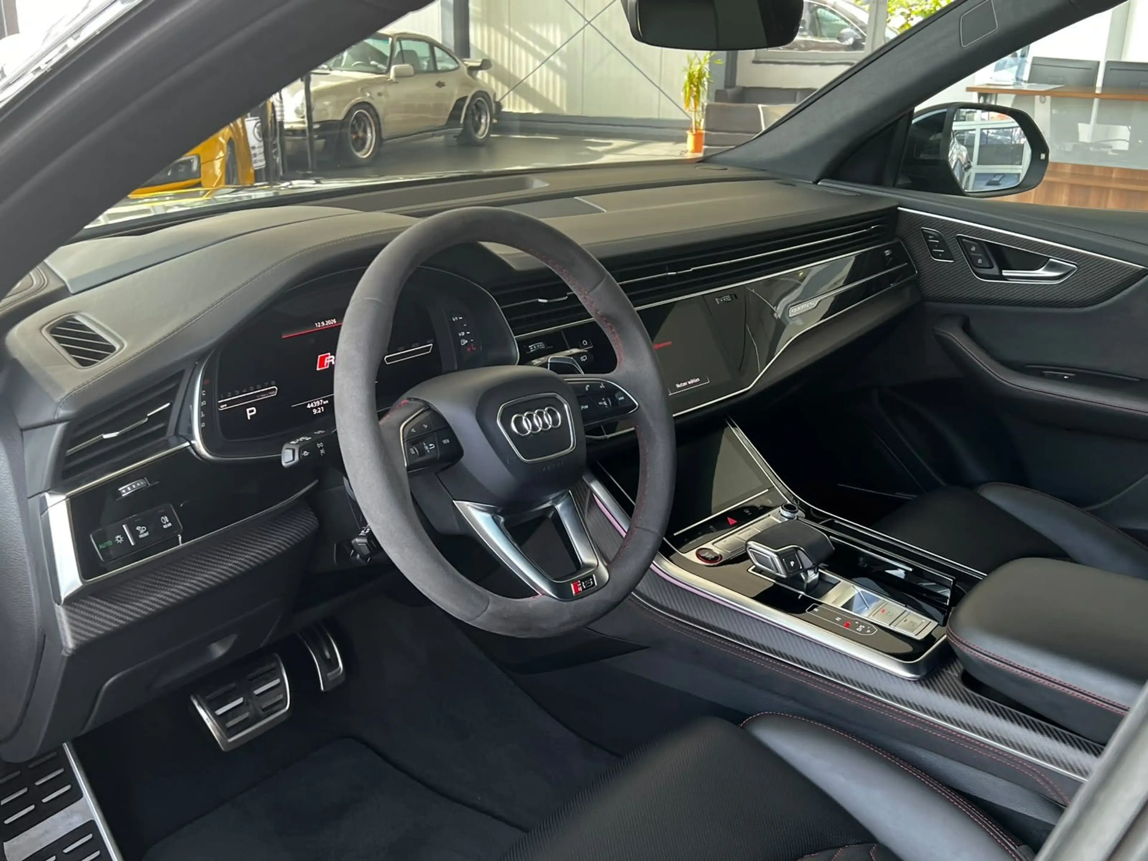Audi RS Q8 4.0 TFSI quattro "Laser/Head-Up/Pano/B&O" — photo 10