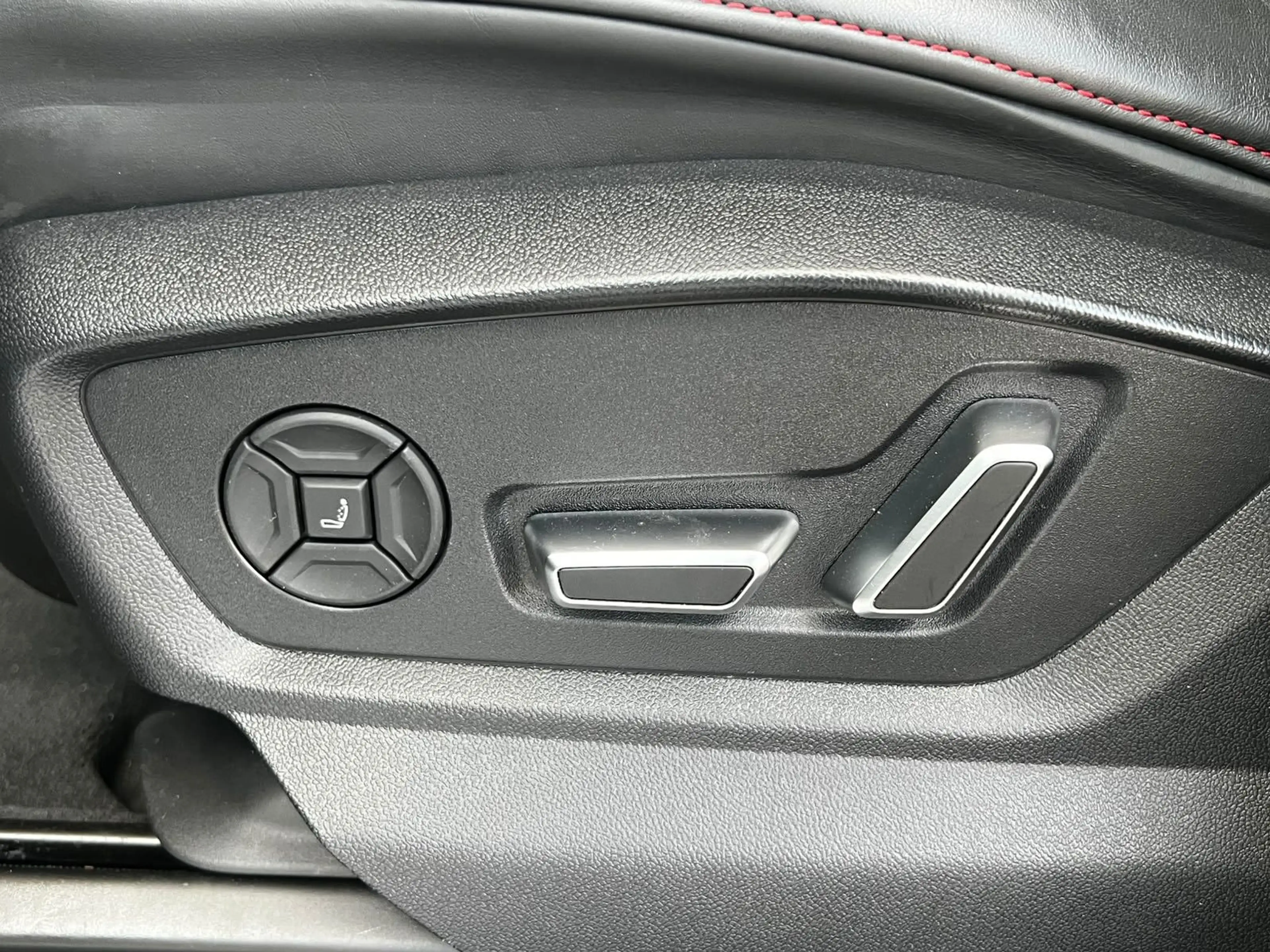 Audi RS Q8 4.0 TFSI quattro "Laser/Head-Up/Pano/B&O" — photo 8