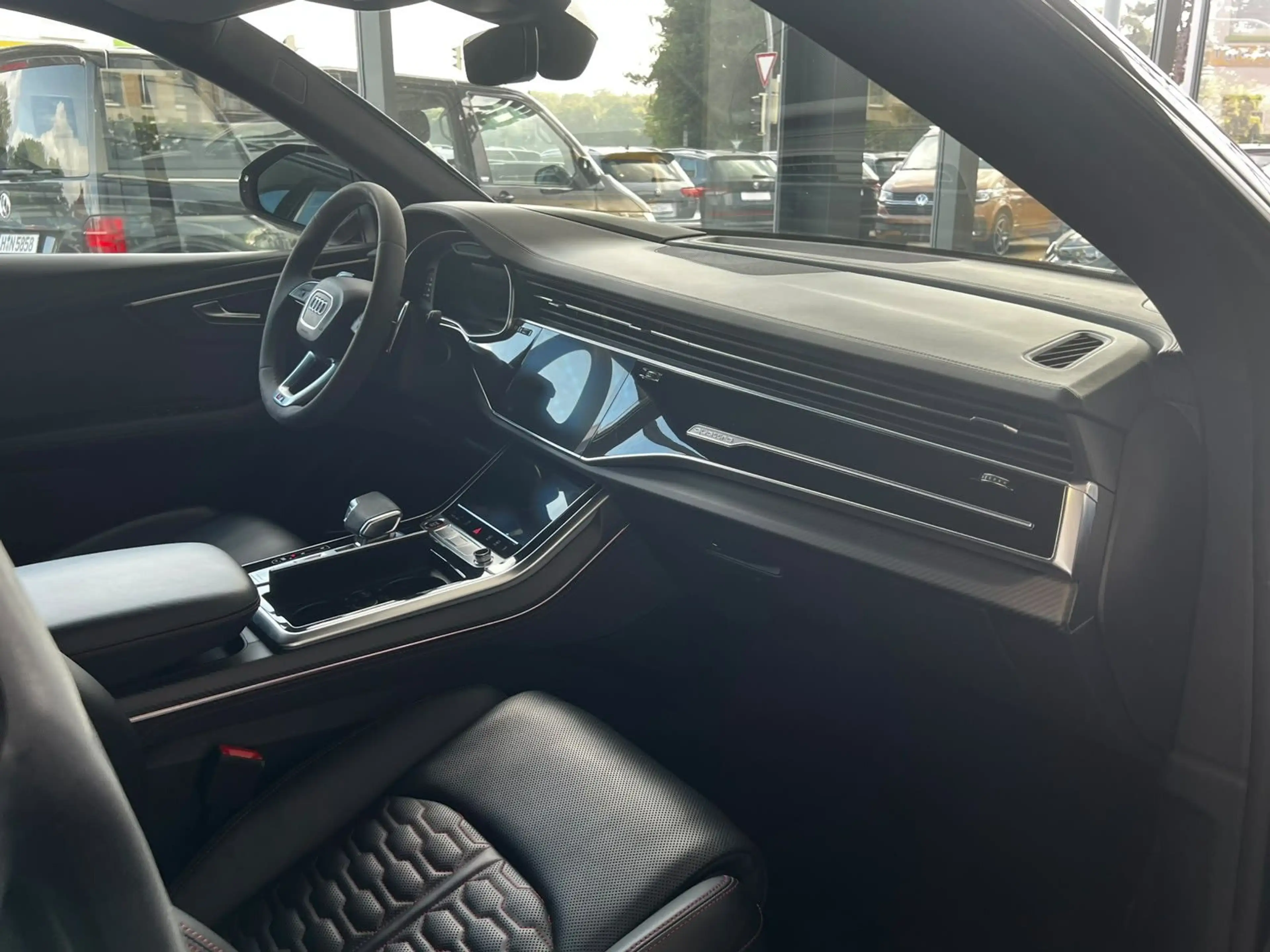 Audi RS Q8 4.0 TFSI quattro "Laser/Head-Up/Pano/B&O" — photo 15