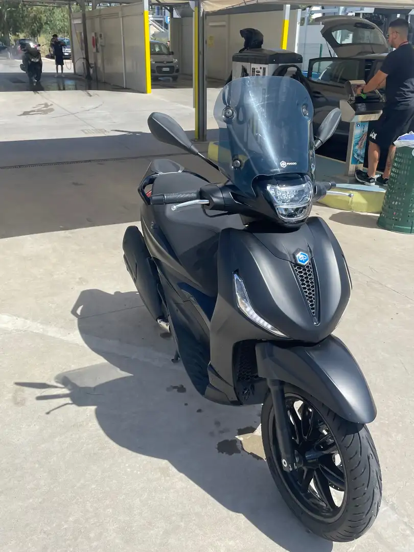 Piaggio Beverly 400 Deep Black ABS/ASR Schwarz - 2