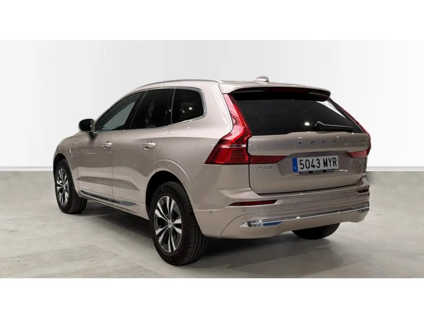 Volvo XC60 T6 Recharge Core Gris - 2