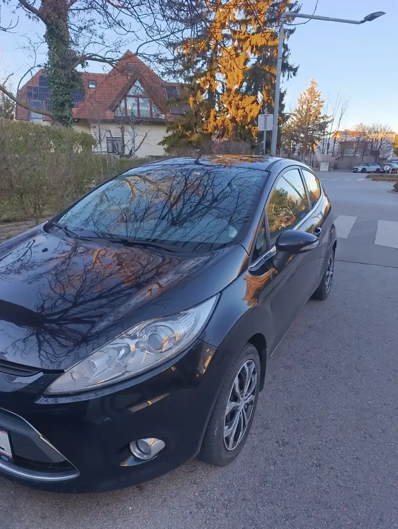 Ford Fiesta Titanium 1,25 Schwarz - 1