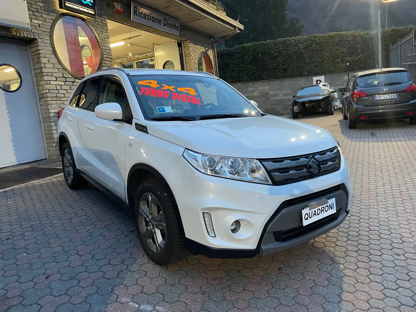 Suzuki Vitara 1.6 ddis Yoru s&s 4wd allgrip Bianco - 1