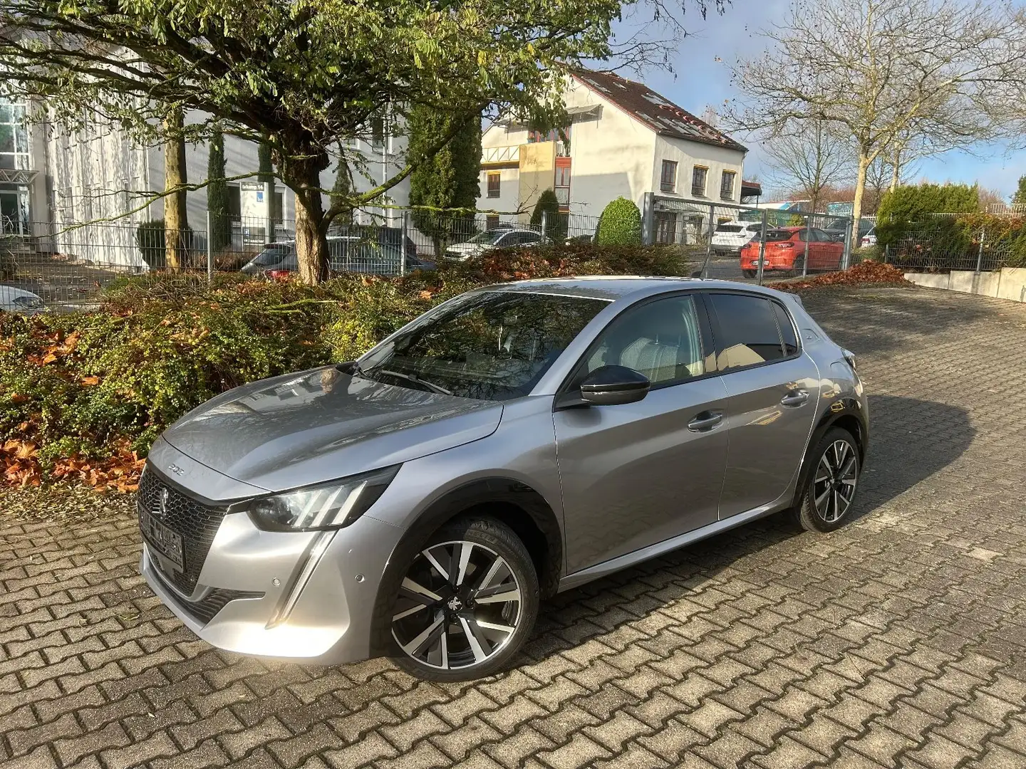 Peugeot 208 GT BlueHDi 100 Navi LED T-Leder Grijs - 1