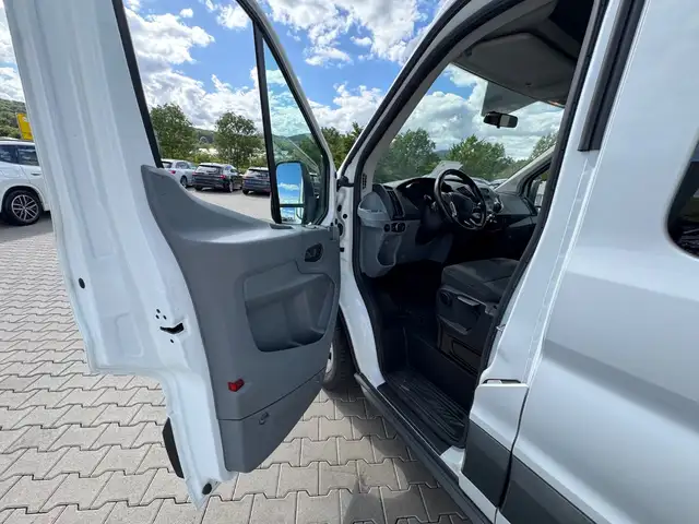 Ford Transit view 8