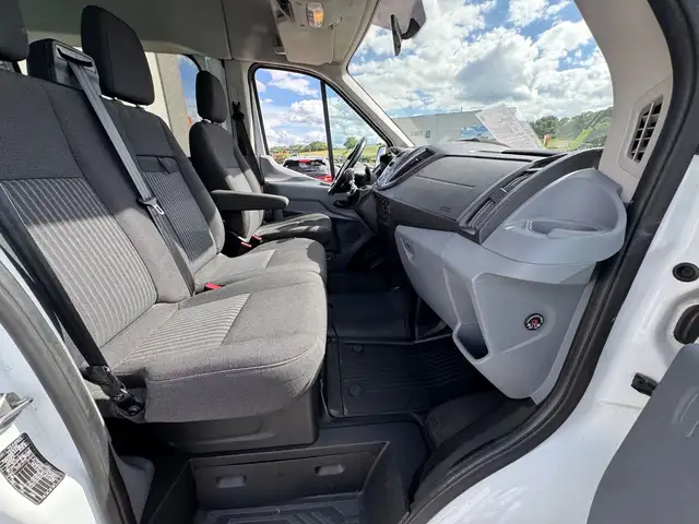 Ford Transit view 13
