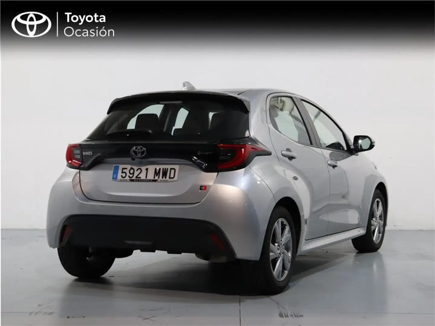 Toyota Yaris ACTIVE PLUS - 2