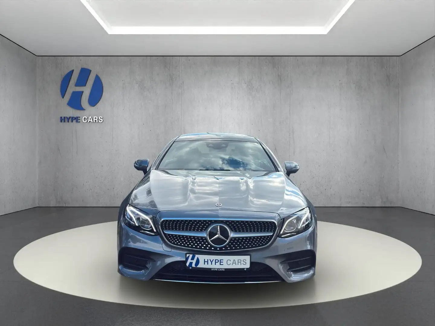 Mercedes-Benz E 200 4M AMG MBEAM Pano 360°Wide Memory Burm 19Z Grau - 2