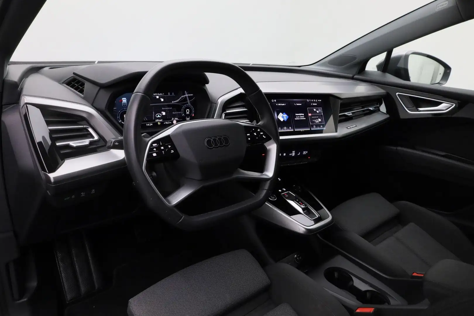 Audi Q4 e-tron 40 Launch edition Advanced 77 kWh / 204 pk | Warmt Grijs - 2