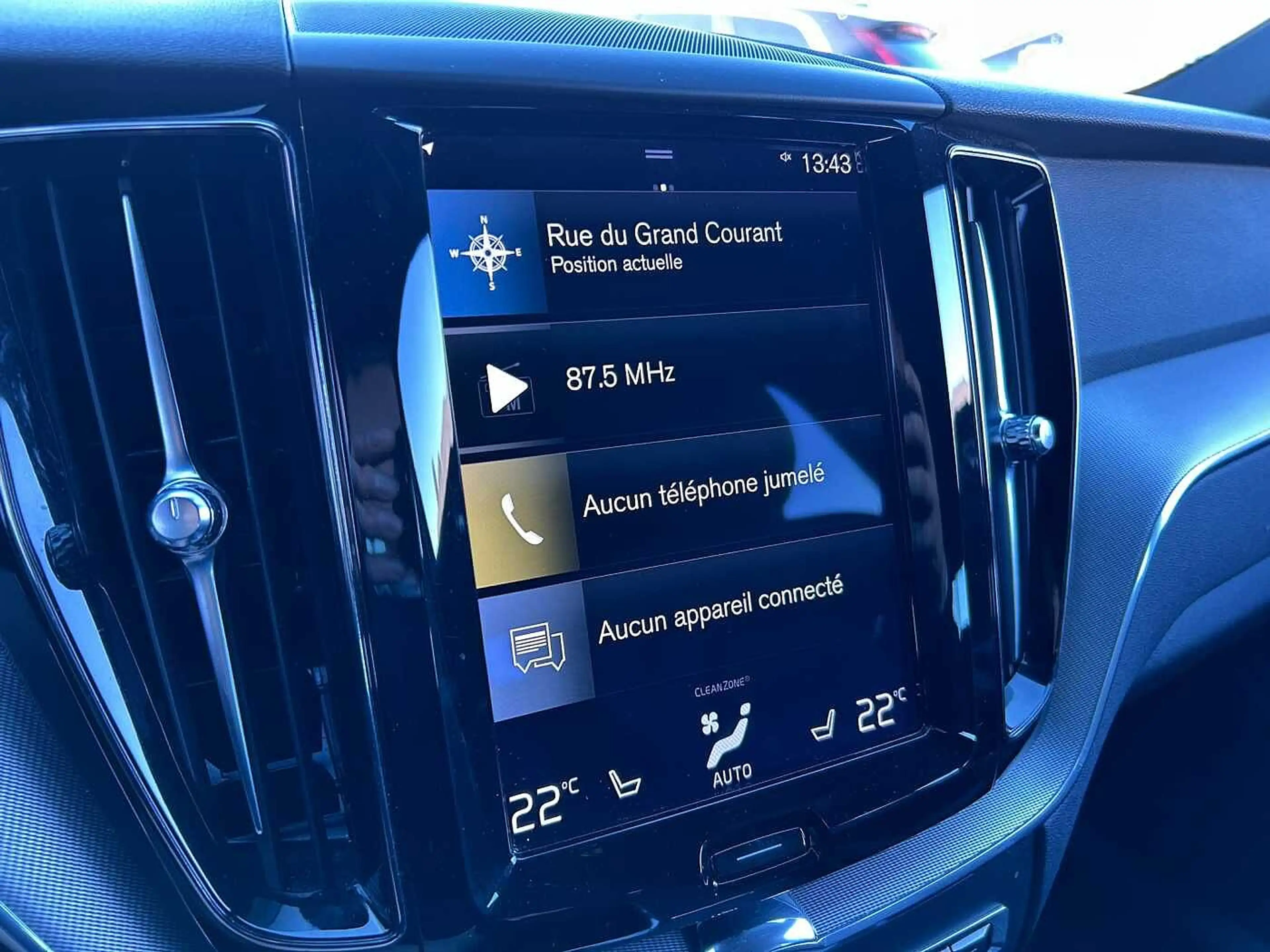 Volvo XC60 R-Design, B4 mild hybrid 'GARANTIE 2 ANS' — photo 12