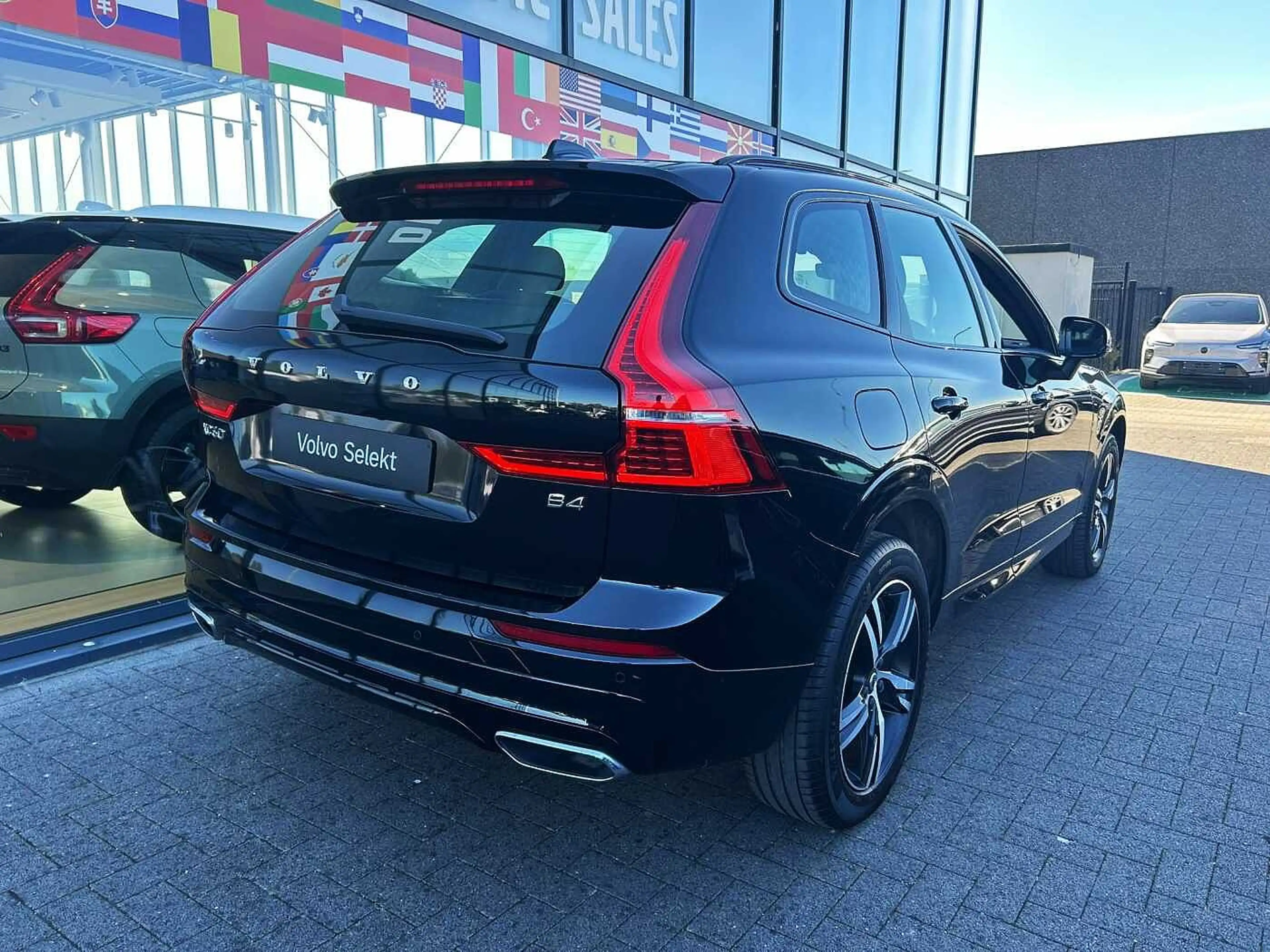 Volvo XC60 R-Design, B4 mild hybrid 'GARANTIE 2 ANS' — photo 6