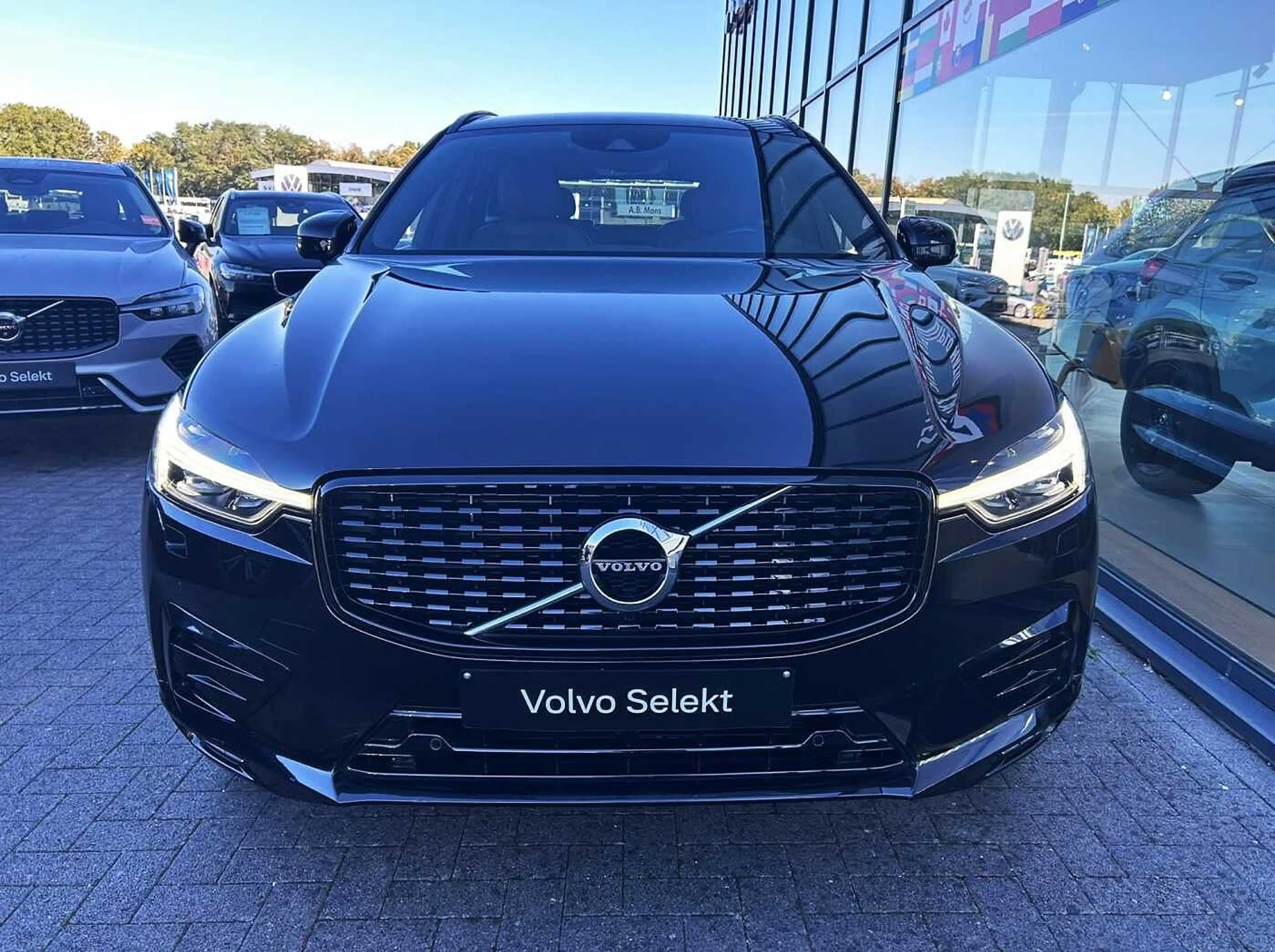 Volvo XC60 R-Design, B4 mild hybrid 'GARANTIE 2 ANS' — photo 2