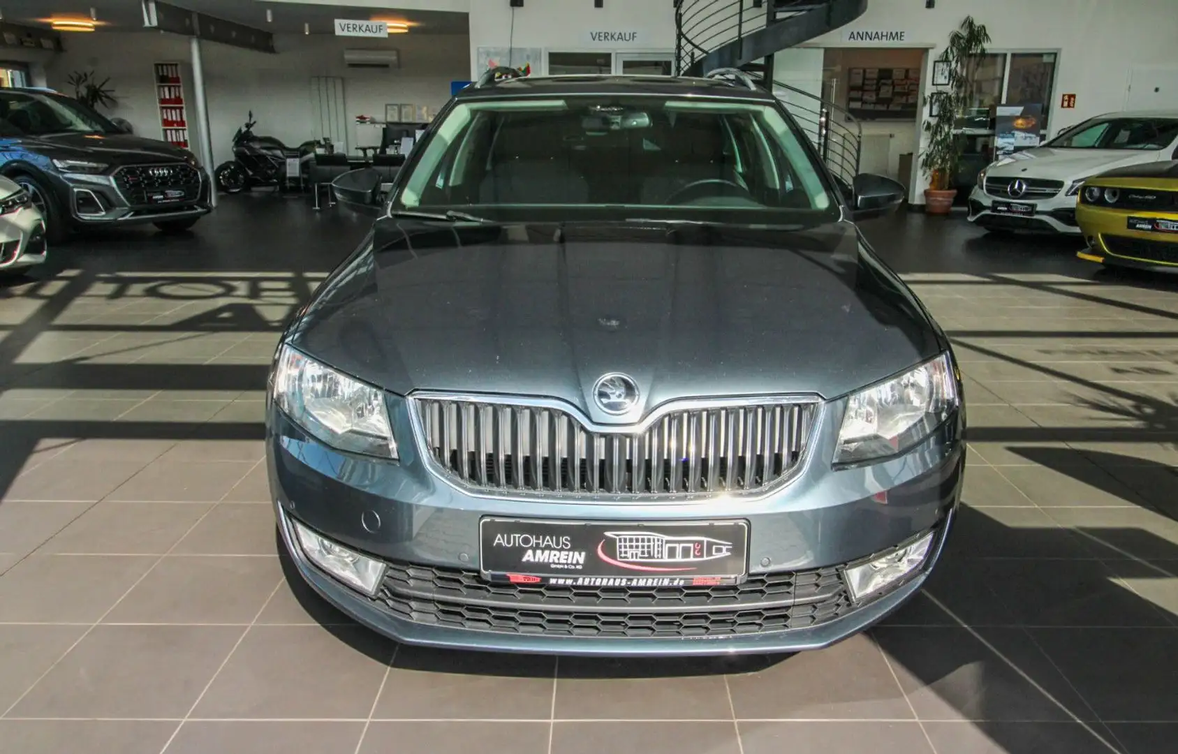 Skoda Octavia Combi 2.0 TDI 4x4 DSG Scout/Smartlink Grau - 2