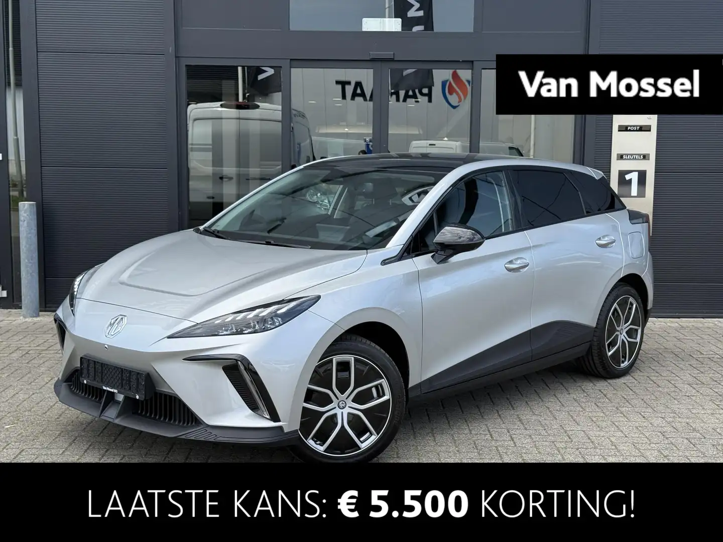MG MG4 Electric Trophy Extended Range 77 kWh | Profiteer Zilver - 1