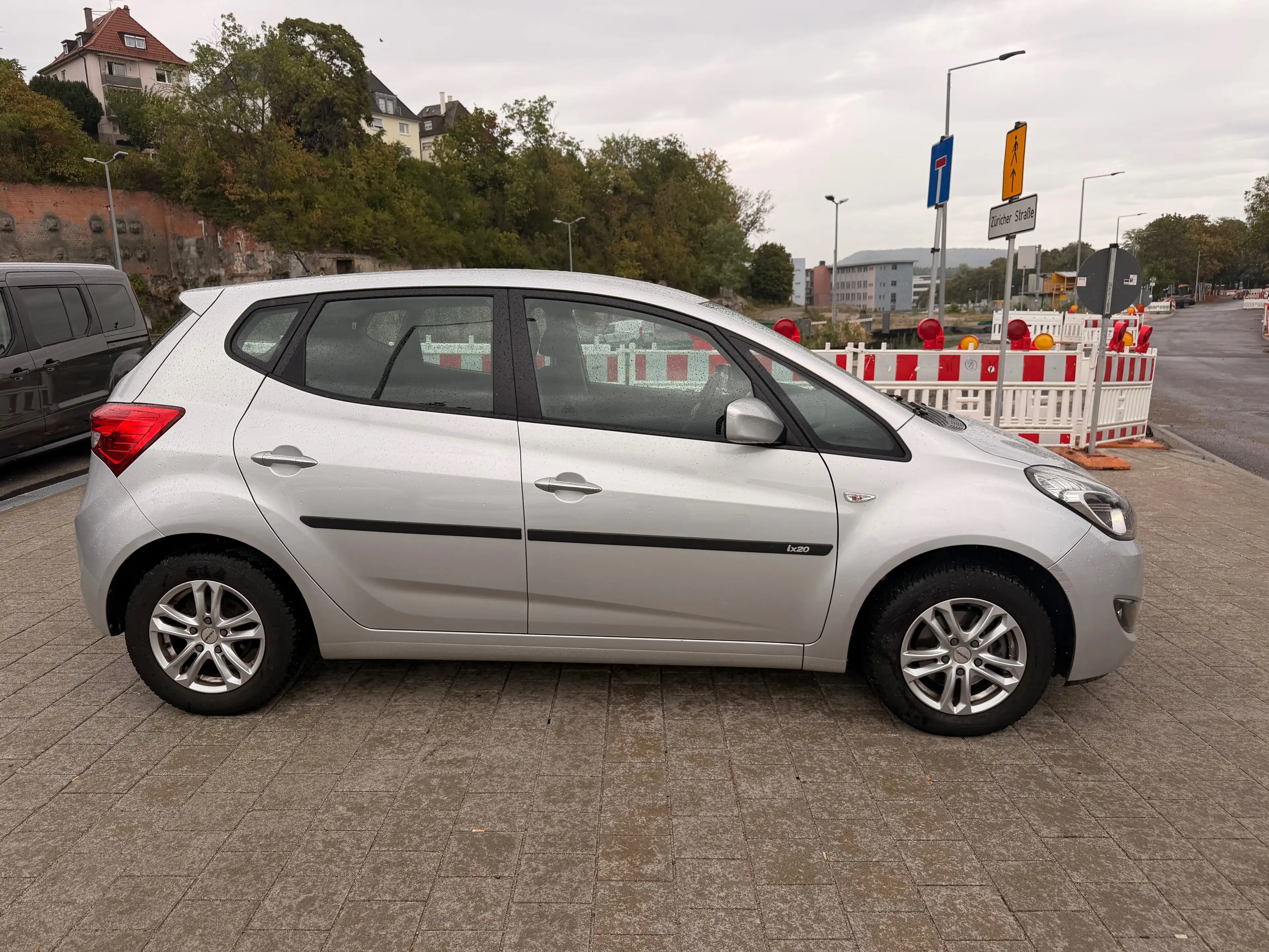 Hyundai iX20 Classic|TÜV NEU|NAVI|SHZ|Partronic|Klimautomatik|1Jahr Garantie inkl| — photo 4