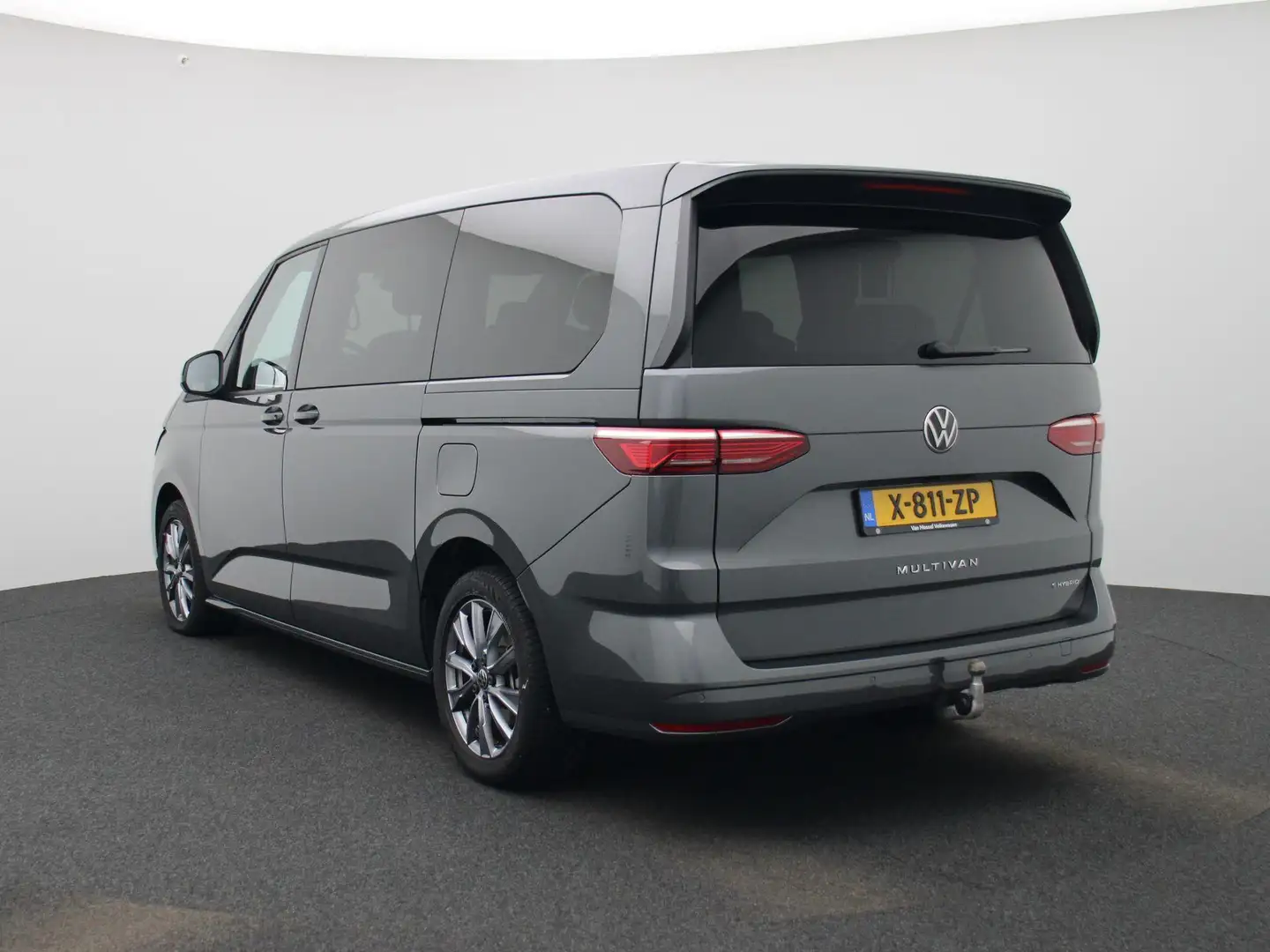 Volkswagen T7 Multivan 1.4 eHybrid L2H1 Life | Trekhaak | Navigatie | Air Gris - 2