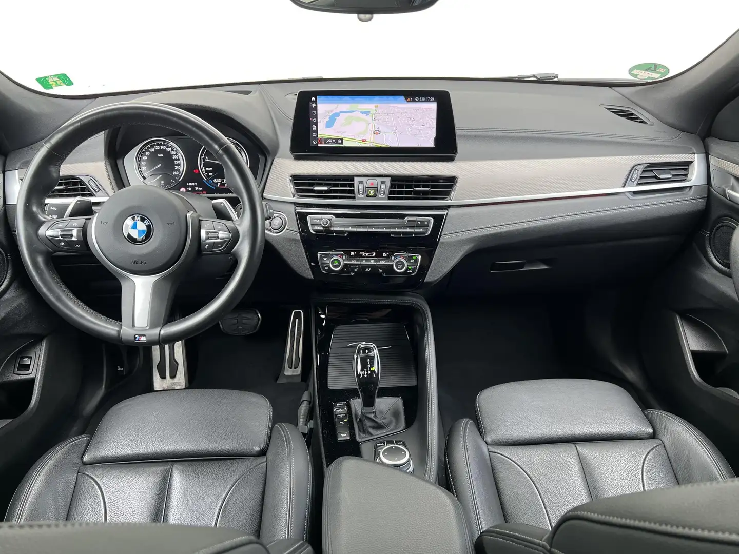 BMW X2 xDrive20i High Executive 4x4 aandrijving | M-Sport Zwart - 2