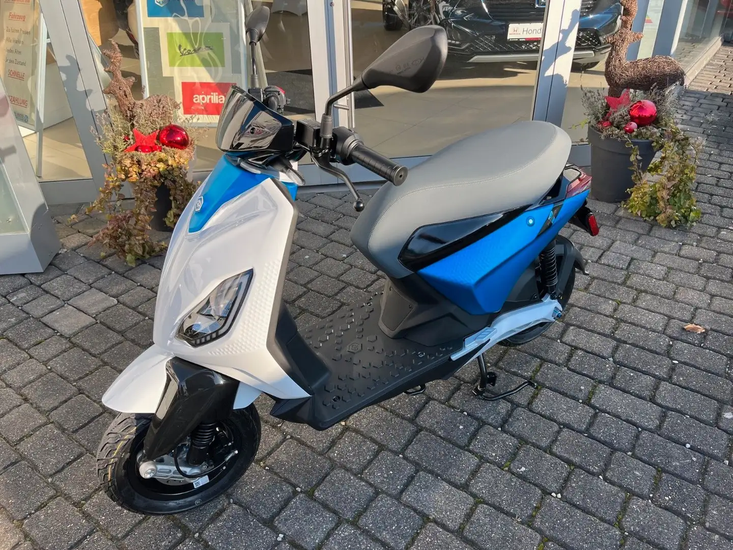 Piaggio 1 One SR 45 km/h ELEKTROROLLER Weiß - 1