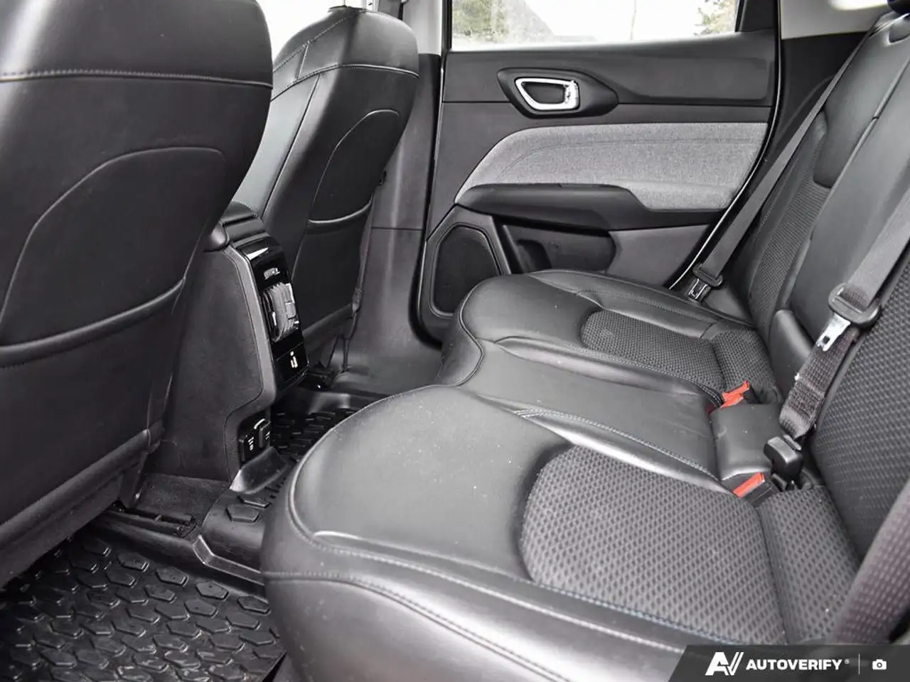 Jeep Compass снимка Jeep Compass