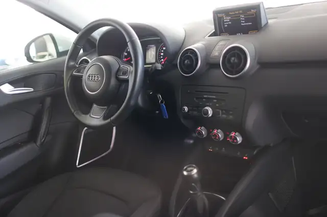 Audi A1 view 8