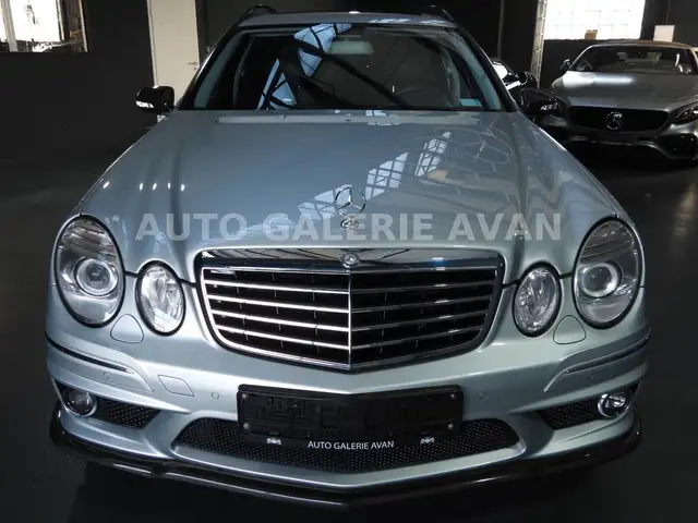 Mercedes-Benz E-Class view 6
